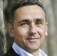 <strong>Jean-Marc Potdevin</strong> est un ingénieur et entrepreneur audacieux, ancien vice-président de Yahoo ! Europe, marié et père de famille, il poursuit son parcours professionnel dans l'univers des nouvelles technologies de l'information. Il est le créateur du réseau