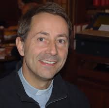 <strong>Père Patrick Faure</strong>, professeur d’Écritures Saintes au collège des Bernardins, recteur de la cathédrale de Grenoble